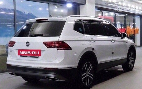 Volkswagen Tiguan II, 2021 год, 2 455 010 рублей, 4 фотография