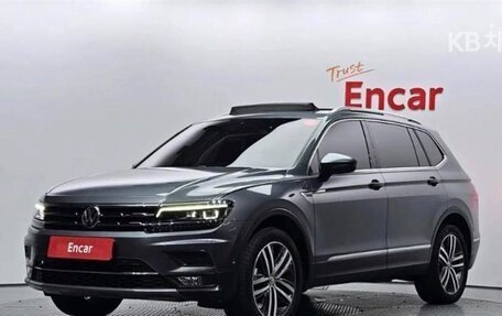 Volkswagen Tiguan II, 2021 год, 2 340 010 рублей, 1 фотография
