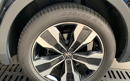 Volkswagen Tiguan II, 2022 год, 2 350 027 рублей, 21 фотография
