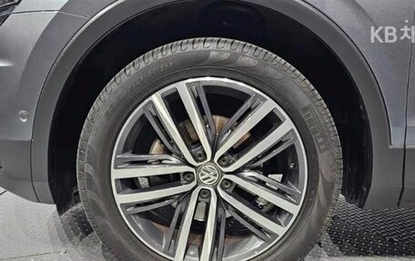 Volkswagen Tiguan II, 2021 год, 2 340 010 рублей, 5 фотография
