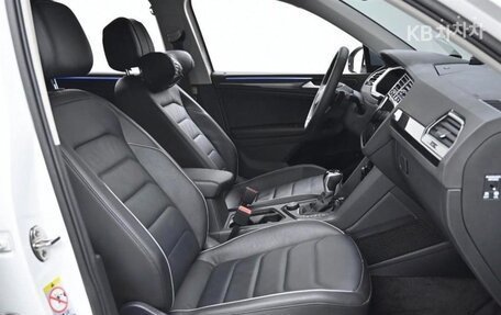 Volkswagen Tiguan II, 2021 год, 3 160 010 рублей, 10 фотография