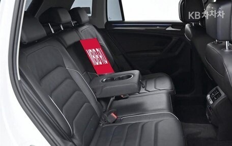 Volkswagen Tiguan II, 2021 год, 3 160 010 рублей, 12 фотография