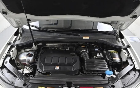 Volkswagen Tiguan II, 2021 год, 3 100 010 рублей, 6 фотография