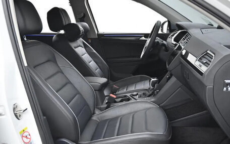 Volkswagen Tiguan II, 2021 год, 3 100 010 рублей, 10 фотография