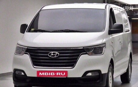 Hyundai Grand Starex Grand Starex I рестайлинг 2, 2021 год, 1 922 010 рублей, 2 фотография