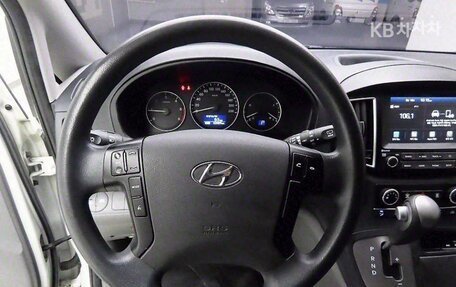 Hyundai Grand Starex Grand Starex I рестайлинг 2, 2021 год, 1 922 010 рублей, 7 фотография