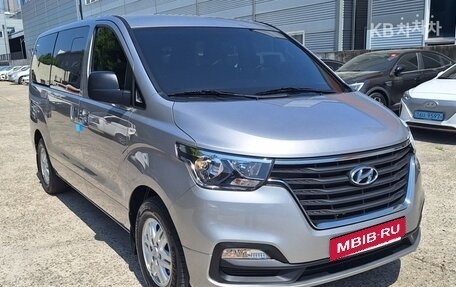 Hyundai Grand Starex Grand Starex I рестайлинг 2, 2021 год, 1 970 010 рублей, 8 фотография