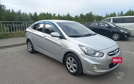 Hyundai Solaris II рестайлинг, 2011 год, 630 000 рублей, 4 фотография