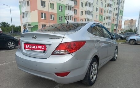 Hyundai Solaris II рестайлинг, 2011 год, 630 000 рублей, 5 фотография