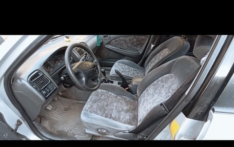 Toyota Avensis III рестайлинг, 1998 год, 250 000 рублей, 8 фотография