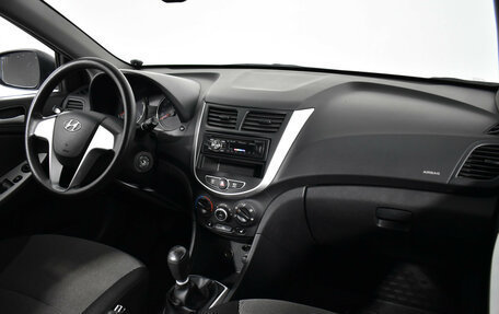 Hyundai Solaris II рестайлинг, 2011 год, 699 000 рублей, 10 фотография