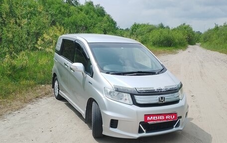 Honda Freed I, 2011 год, 930 000 рублей, 2 фотография