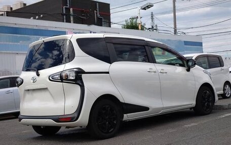 Toyota Sienta II, 2021 год, 1 150 000 рублей, 4 фотография