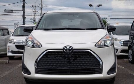 Toyota Sienta II, 2021 год, 1 150 000 рублей, 2 фотография