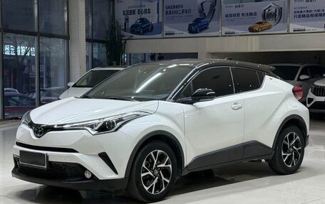 Toyota C-HR I рестайлинг, 2022 год, 1 900 000 рублей, 1 фотография