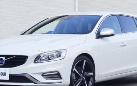 Volvo V60 I, 2015 год, 1 015 000 рублей, 1 фотография