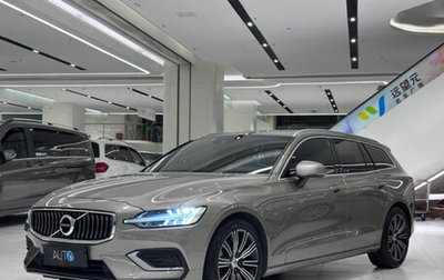 Volvo V60 II, 2022 год, 2 835 000 рублей, 1 фотография