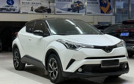 Toyota C-HR I рестайлинг, 2022 год, 1 900 000 рублей, 3 фотография