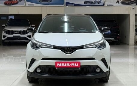 Toyota C-HR I рестайлинг, 2022 год, 1 900 000 рублей, 2 фотография