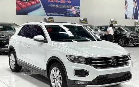 Volkswagen T-Roc I, 2021 год, 1 650 000 рублей, 3 фотография
