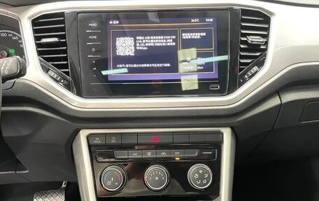Volkswagen T-Roc I, 2021 год, 1 650 000 рублей, 12 фотография