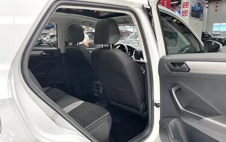 Volkswagen T-Roc I, 2021 год, 1 650 000 рублей, 17 фотография