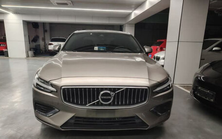 Volvo S60 III, 2022 год, 2 085 000 рублей, 2 фотография