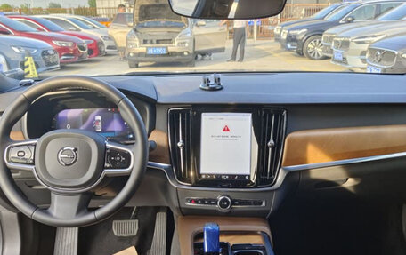 Volvo S90 II рестайлинг, 2022 год, 2 805 000 рублей, 7 фотография
