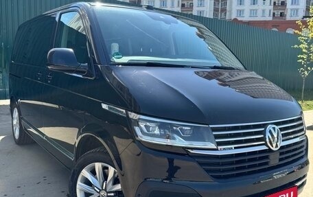 Volkswagen Multivan T6 рестайлинг, 2021 год, 7 500 000 рублей, 2 фотография