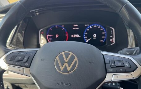 Volkswagen Multivan T6 рестайлинг, 2021 год, 7 500 000 рублей, 8 фотография
