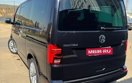 Volkswagen Multivan T6 рестайлинг, 2021 год, 7 500 000 рублей, 5 фотография