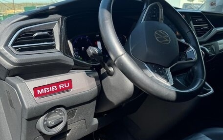 Volkswagen Multivan T6 рестайлинг, 2021 год, 7 500 000 рублей, 15 фотография