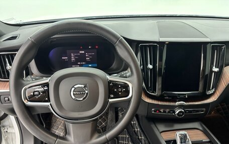 Volvo XC60 II, 2021 год, 2 950 000 рублей, 4 фотография