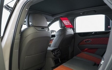Bentley Bentayga I, 2022 год, 21 000 000 рублей, 10 фотография
