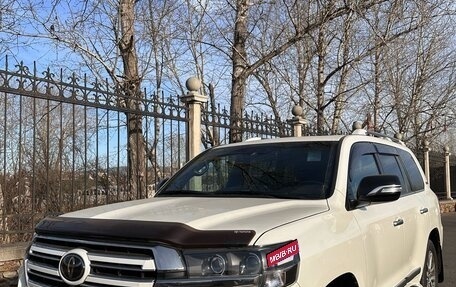 Toyota Land Cruiser 200, 2018 год, 6 199 000 рублей, 2 фотография