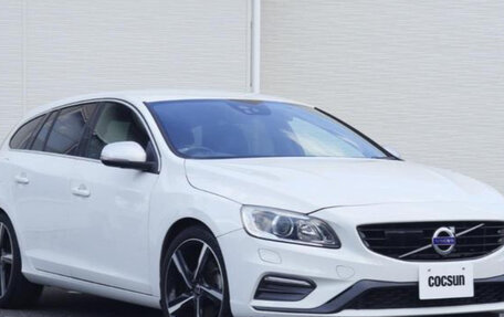 Volvo V60 I, 2015 год, 1 015 000 рублей, 3 фотография