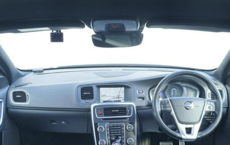 Volvo V60 I, 2015 год, 1 015 000 рублей, 7 фотография