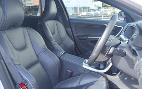 Volvo V60 I, 2015 год, 1 015 000 рублей, 8 фотография