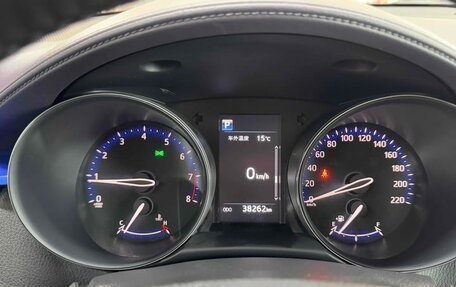 Toyota C-HR I рестайлинг, 2022 год, 1 850 000 рублей, 8 фотография