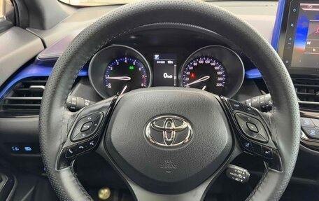 Toyota C-HR I рестайлинг, 2022 год, 1 850 000 рублей, 7 фотография