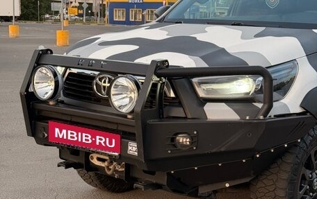 Toyota Hilux VIII, 2020 год, 6 300 000 рублей, 2 фотография
