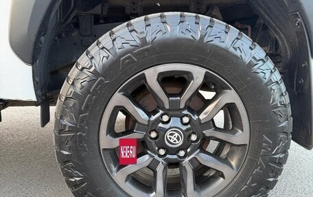 Toyota Hilux VIII, 2020 год, 6 300 000 рублей, 16 фотография