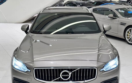 Volvo V60 II, 2022 год, 2 835 000 рублей, 2 фотография