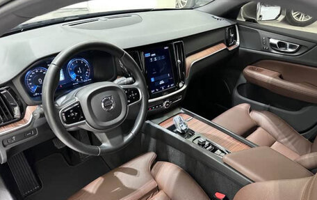 Volvo V60 II, 2022 год, 2 835 000 рублей, 7 фотография