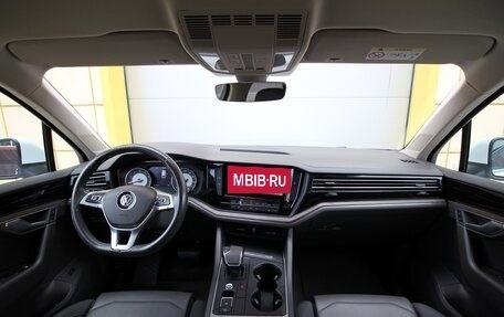 Volkswagen Touareg III, 2019 год, 3 695 000 рублей, 10 фотография