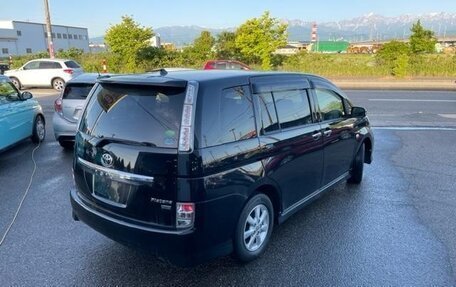 Toyota ISis I, 2017 год, 1 074 000 рублей, 7 фотография