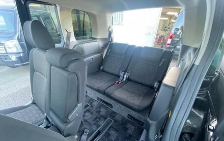 Toyota ISis I, 2017 год, 1 074 000 рублей, 14 фотография
