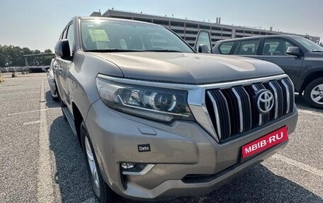 Toyota Land Cruiser Prado 150 рестайлинг 2, 2022 год, 5 999 000 рублей, 1 фотография