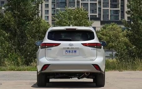 Toyota Highlander, 2025 год, 4 650 000 рублей, 6 фотография