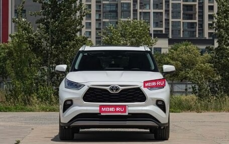Toyota Highlander, 2025 год, 4 650 000 рублей, 2 фотография